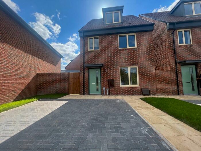 4 Bedroom House To Rent In Purssell Road, Weston Turville, Aylesbury, HP22