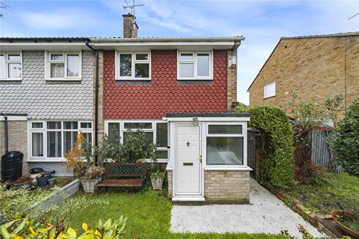 3 Bedroom End Of Terrace House For Sale In Monmouth Close, Rainham, Kent, ME8