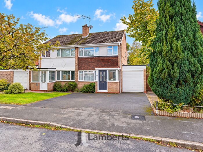 3 Bedroom Semi-Detached House For Sale In Bodenham Close, Winyates West, B98
