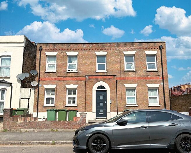 1 Bedroom Flat For Sale In Bignold Road, Forest Gate, E7