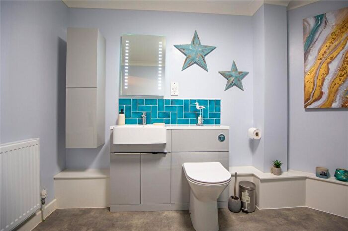 2 Bedroom Apartment For Sale In Brynland Avenue, Bristol, BS7