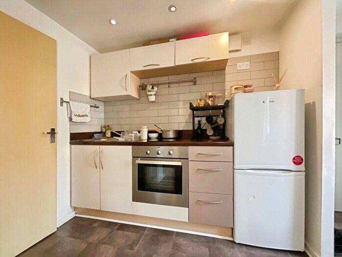 1 Bedroom Apartment To Rent In Warren Court, Lincoln, LN2