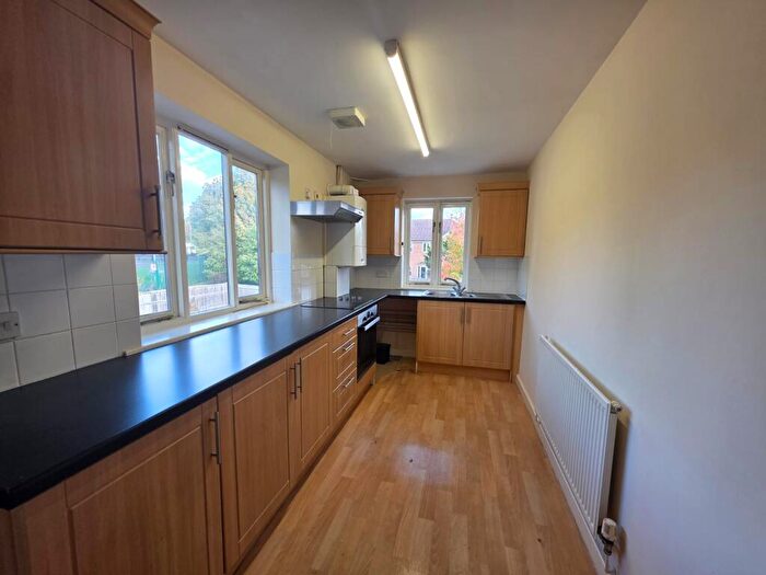 3 Bedroom Flat To Rent In Elstree Way, Abbey Meads, SN25