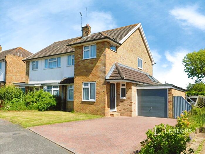 3 Bedroom House To Rent In Condor Way, Burgess Hill, RH15