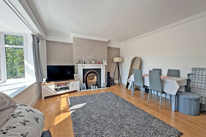 1 Bedroom Flat For Sale In Breakspear Road, Ruislip, Middlesex, HA4