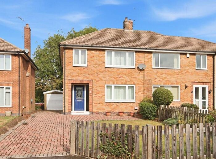 3 Bedroom Semi-Detached House For Sale In Heather Close, Calow, S44