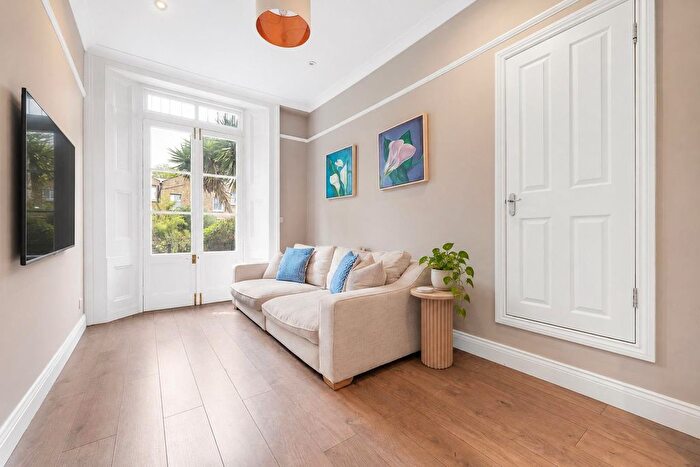 2 Bedroom Flat For Sale In Spenser Road, SE24
