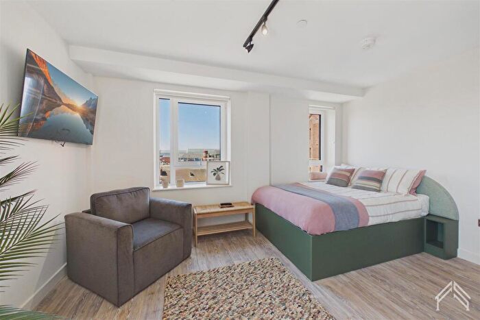 Apartment To Rent In Clarence Street, Kingston Upon Thames | London, KT1