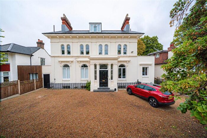 2 Bedroom Flat For Sale In Lawrie Park Gardens, SE26
