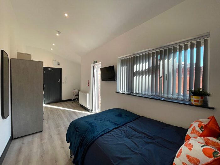 1 Bedroom Detached House To Rent In High Street, B66