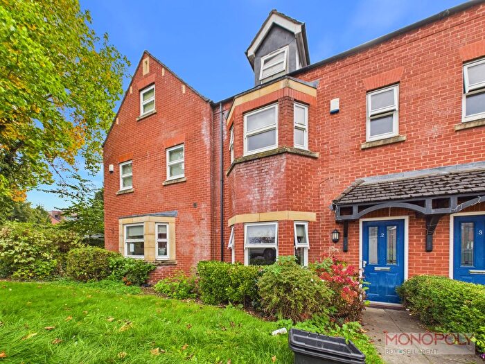 6 Bedroom Terraced House For Sale In Grosvenor Gardens, Wrexham, LL11
