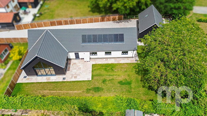 3 Bedroom Chalet For Sale In Newly Constructed Home Offering High Spec And Versatile Living Throughout, Long Street, Great Ellingham, NR17