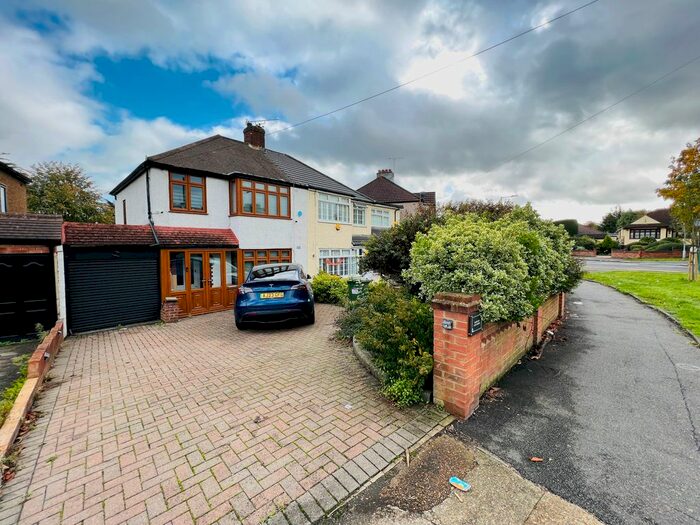 3 Bedroom Semi-Detached House For Sale In Pettits Lane North, Romford, RM1