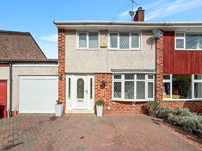 3 Bedroom Semi-Detached House For Sale In Wentworth Drive, Bromborough, CH63
