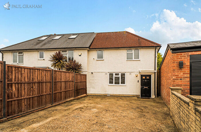 2 Bedroom End Of Terrace House For Sale In Winchcombe Road, Carshalton, SM5