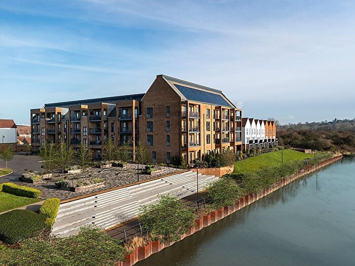 1 Bedroom Flat For Sale In "Riverside House Type " At Roman Way, Rochester, ME2