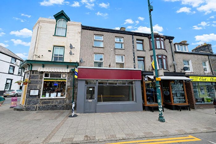3 Bedroom Property For Sale In High Street, Porthmadog, LL49