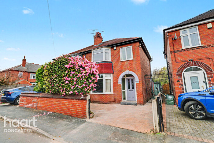 3 Bedroom Semi-Detached House For Sale In Franklin Crescent, Bennetthorpe, Doncaster, DN2
