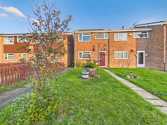 3 Bedroom End Of Terrace House For Sale In Laburnum Road, Gloucester, Gloucestershire, GL1