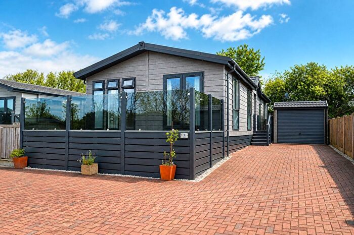 2 Bedroom Mobile/park Home For Sale In Highlands, Sunnyside Park, Quintrell Downs, TR8