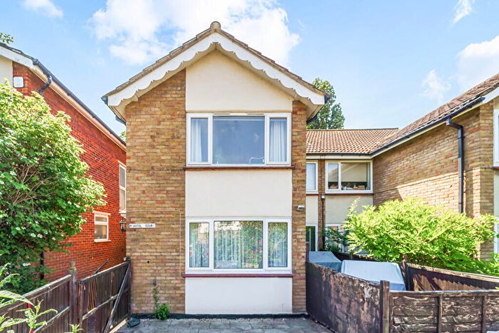2 Bedroom Apartment For Sale In Pollard Road, Morden, Surrey, SM4