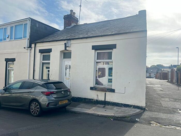 3 Bedroom Cottage For Sale In Lumley Street, Sunderland, SR4