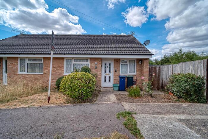 2 Bedroom Semi-Detached Bungalow For Sale In Maple Way, Gillingham, SP8