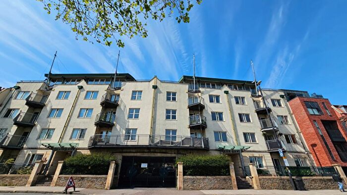 2 Bedroom Flat To Rent In Hotwell Road, Bristol, BS8