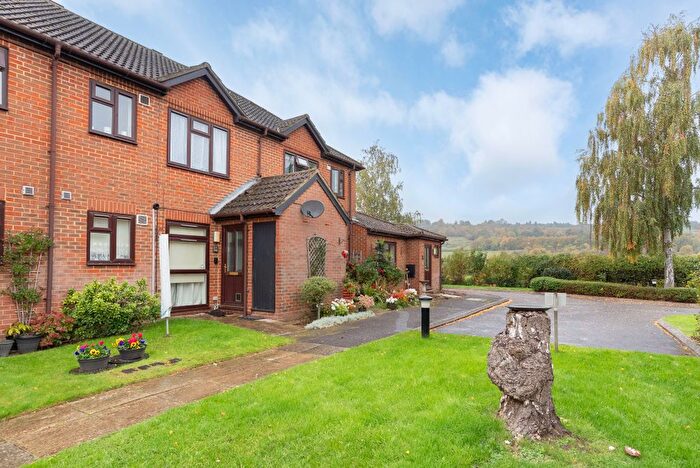 1 Bedroom Flat For Sale In Milton Court Lane, Dorking, RH4