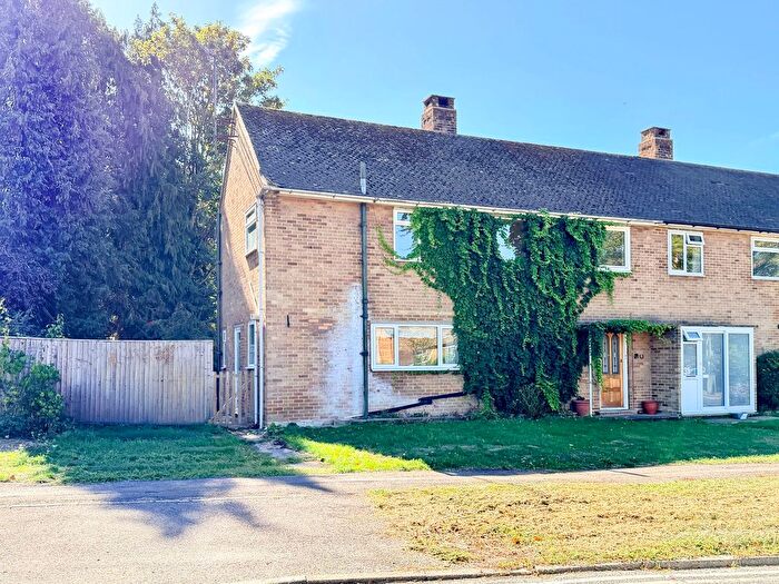 4 Bedroom Semi-Detached House For Sale In Foliat Drive, Wantage, OX12