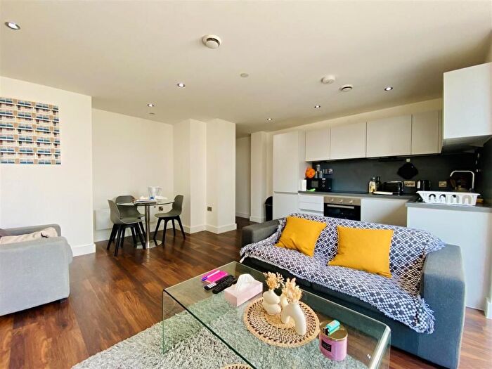 2 Bedroom Flat For Sale In The Assembly, Cambridge Street, Manchester, M1