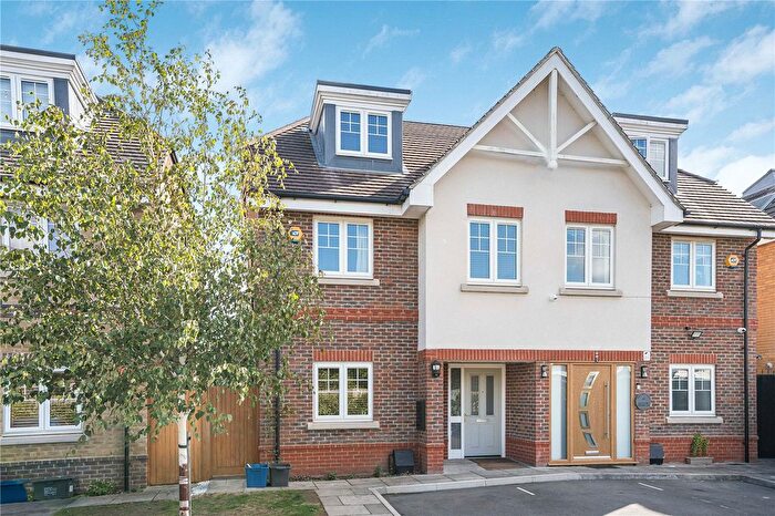 4 Bedroom Semi-Detached House For Sale In Shelburne Drive, Whitton, Hounslow, TW4
