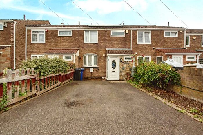3 Bedroom Terraced House For Sale In Brennan Road, Tilbury, Essex, RM18