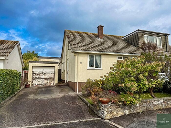 3 Bedroom Semi-Detached Bungalow For Sale In Lewman Close, Probus, TR2