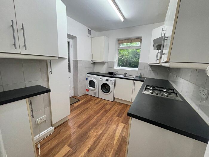 2 Bedroom Flat To Rent In Sutherland Road, West Ealing, W13
