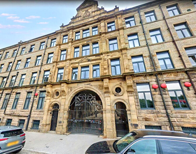 2 Bedroom Apartment For Sale In Cape Street, Bradford, West Yorkshire, BD1
