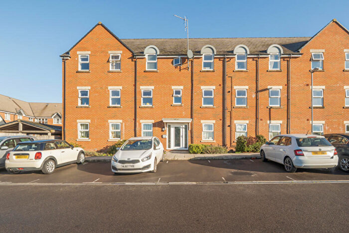 2 Bedroom Flat For Sale In Cloatley Crescent, Royal Wootton Bassett, Royal Wootton Bassett, SN4