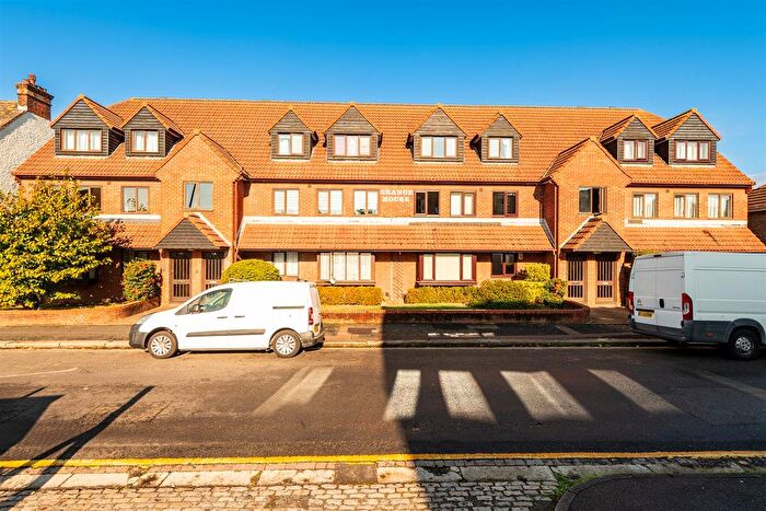 1 Bedroom Flat For Sale In Grange Road, Gravesend, DA11