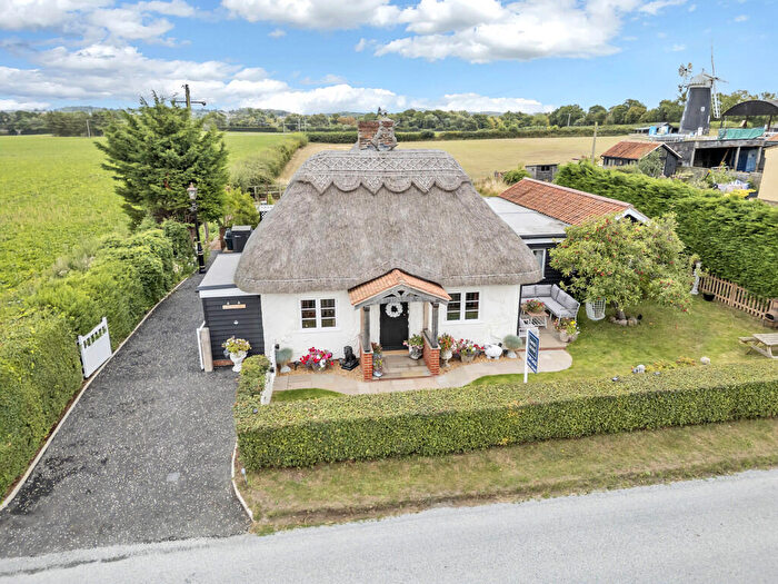 3 Bedroom Detached Bungalow For Sale In Pakenham, Bury St. Edmunds, Suffolk, IP31