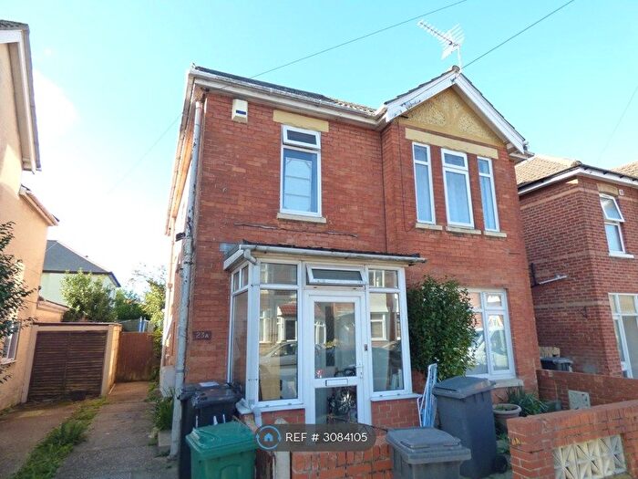 3 Bedroom Flat To Rent In Winton, Bournemouth, BH9