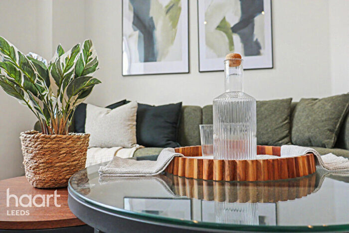 1 Bedroom Apartment For Sale In The Oval, Leeds, LS10