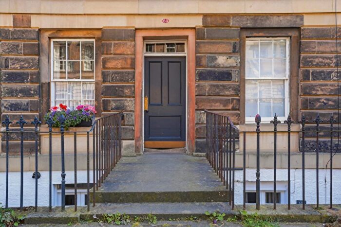 1 Bedroom Apartment For Sale In Cumberland Street, New Town, Edinburgh, Midlothian, EH3