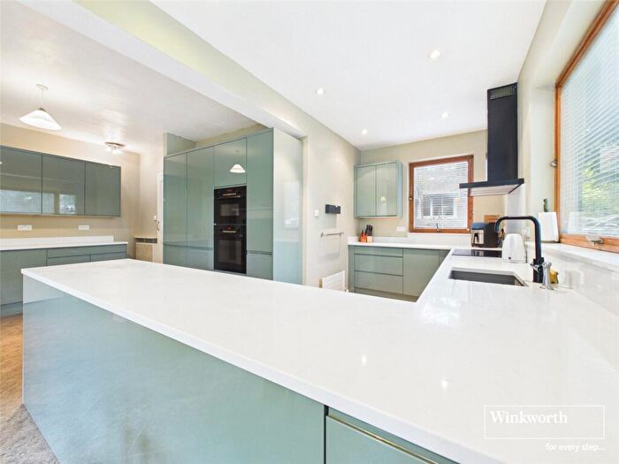 6 Bedroom Detached House For Sale In New Lane Hill, Tilehurst, Reading, Berkshire, RG30