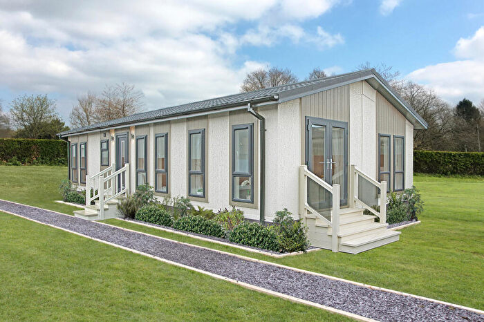 2 Bedroom Park Home For Sale In Okehampton, Devon, EX20