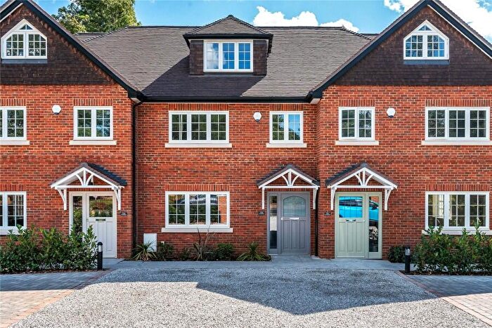 4 Bedroom Terraced House To Rent In Weybridge, Surrey, KT13