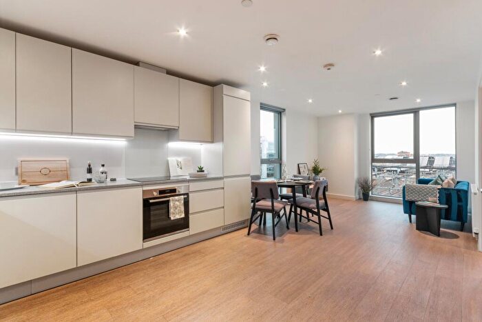 2 Bedroom Flat To Rent In Thames Quarter, Napier Road, Reading, RG1