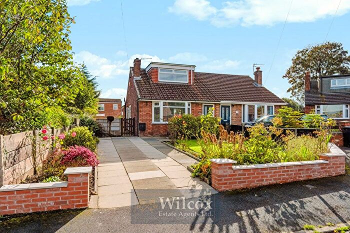 3 Bedroom Bungalow For Sale In Morar Drive, Bolton, BL2
