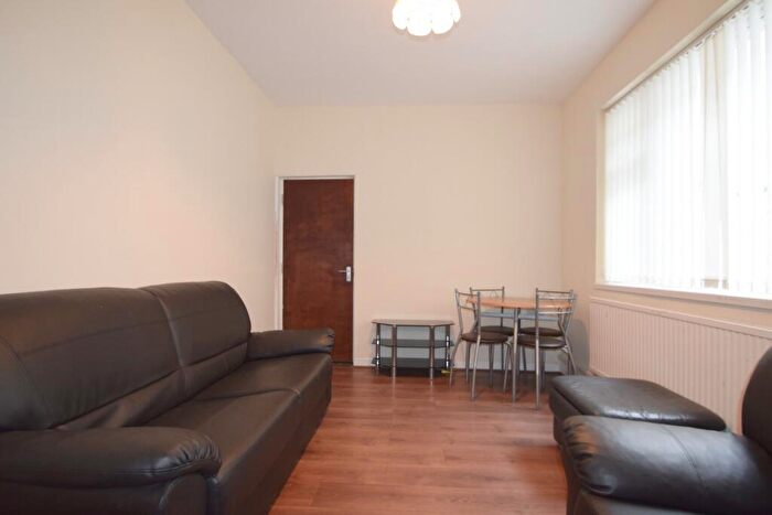 5 Bedroom House To Rent In Cosmeston Street, Cardiff, CF24