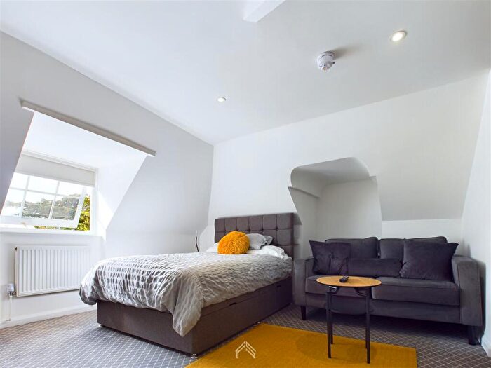 Flat To Rent In Blanche Lane, South Mimms, EN6