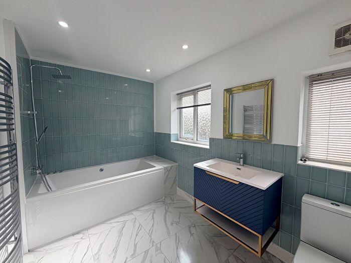 3 Bedroom Property To Rent In Egerton Road, Altrincham, WA15